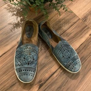 Earth slip on shoes